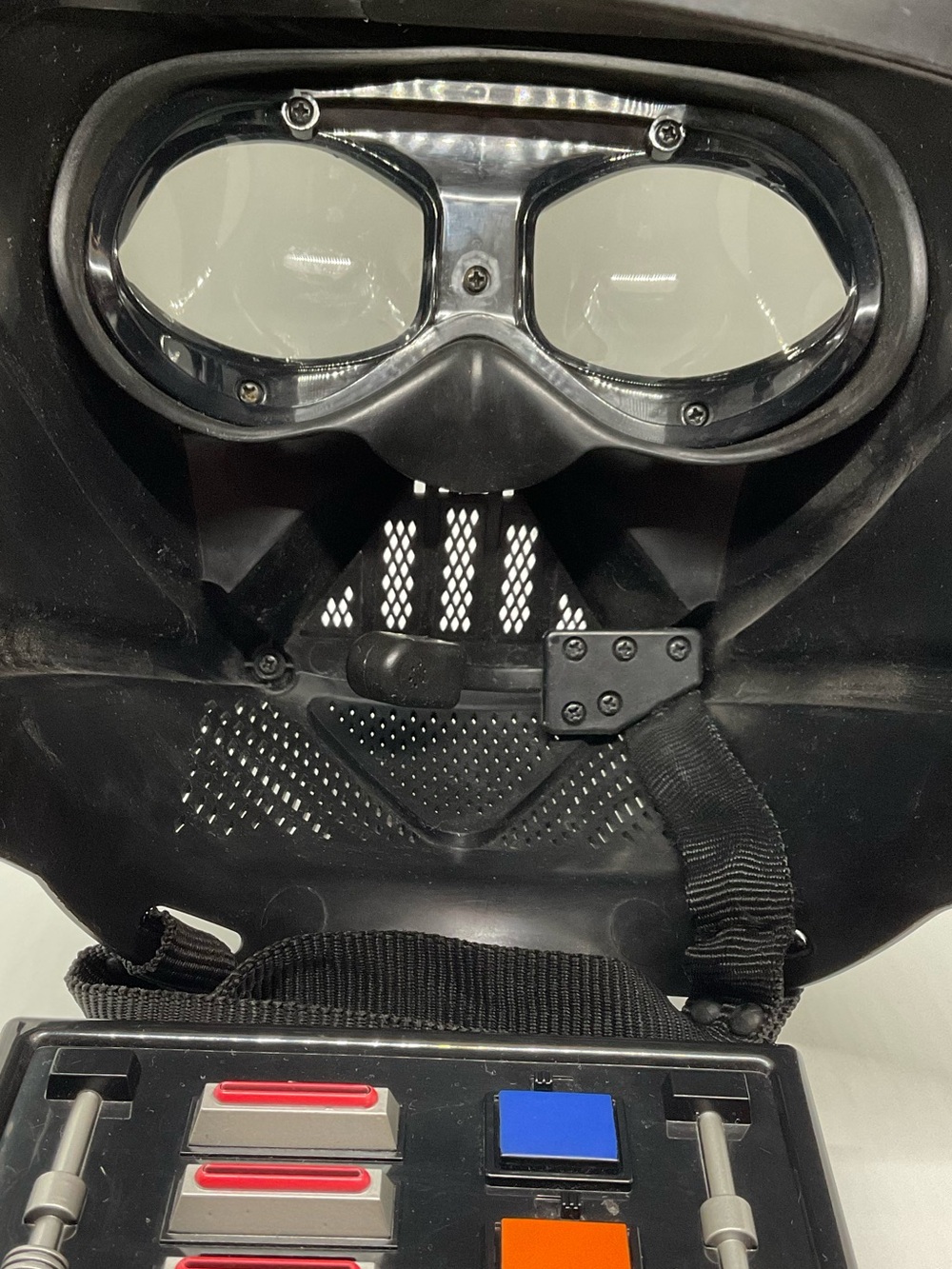 2004 Hasbro Star Wars Darth Vader Helmet Working Control Panel Voice Changer - Picture 9 of 10